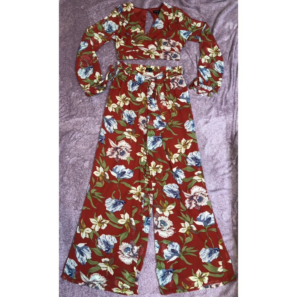 Two Piece Floral Pants Set size Medium